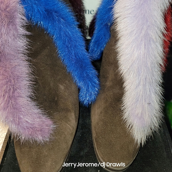 Women's Boots w/ Mink Strips - Picture 5 of 7